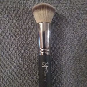 IT Cosmetics Heavenly Luxe Brush